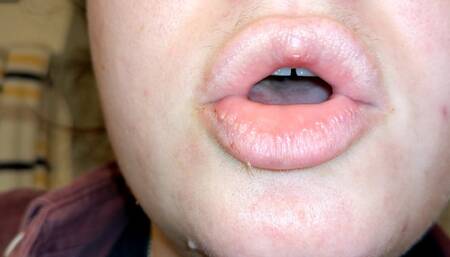 Up close singing *no sound* mp4