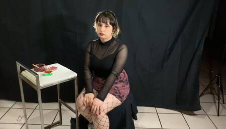 Chainsmoking two Pall Mall 100s