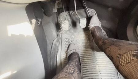 Revving and pedal pumping in stocking