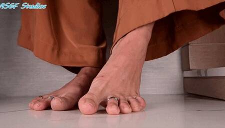 Goblin Goddess shrinks and shrinks you as you lick her flats clean Part 2 - MOV