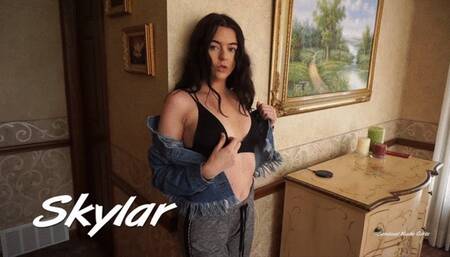 Skylar 6 Minute Strips Fully Nude Display & Tease