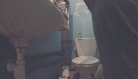 evening pee and water spalsh