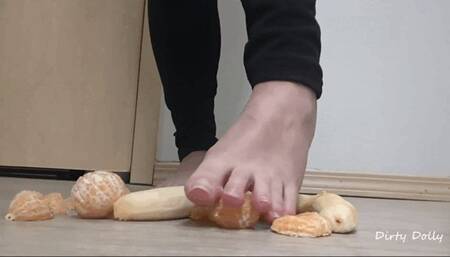 Barefoot Fruit Crush [WMV]