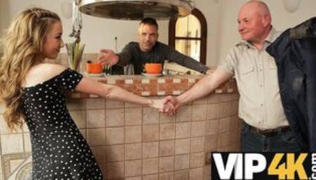 Fragile girl permits boyfriends dad to drill her cunny on couch