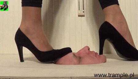 Trampling on face 02 MP4