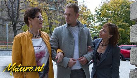 Mature NL - pussy licking action