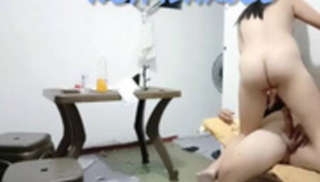 Filipina sexy girl seduce a rider while her parents are busy ,napapasigaw si lovely sa laki ng titi