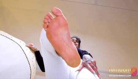 I'll kick you mercilessly under my bare soles! ( Giantess Feet & Trampling POV with Lady Nisha )  - 640p wmv