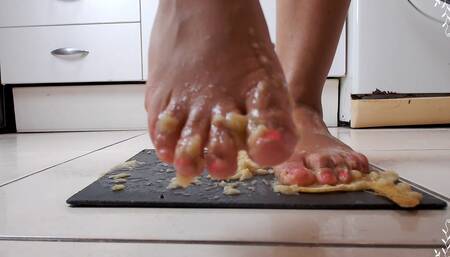 Banana's foot smashing