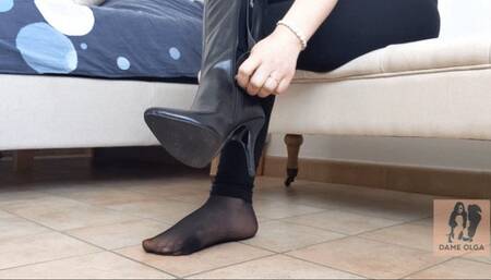 (140) Shoejob and Boot Worship in High Heel Boots (1080p, WMV)