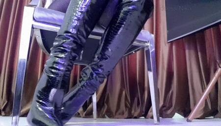 Sweaty Pantyhose Femdom