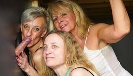 Glory Holes for Mature Mommas