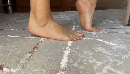 I unbend my feet and flex my toe