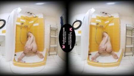 Solo babe Isabel Stern is masturbating at hom, in VR