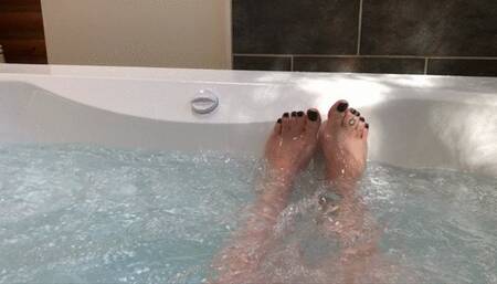Webbed Toes in the Bath