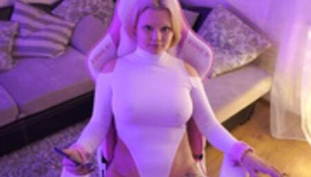 Courier fucked me and cum on face