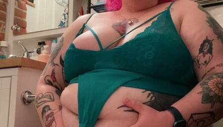 FILTHY X FUCKS HAIRY CUNT TOILET