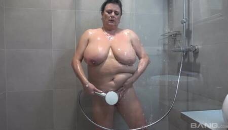 Miranda's posing trailer