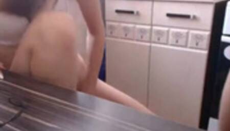 Stepdaughter showed her pussy