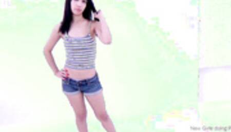 Teen 19 sweetie shows cock sucking skills in studio