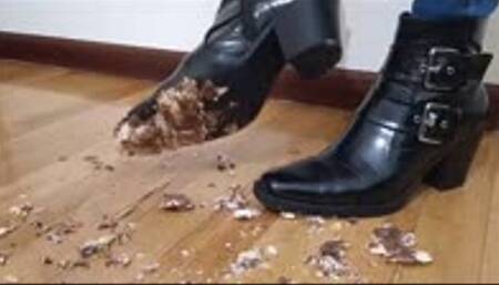 Crush Croissant 2 - Preparing the slave dinner #4