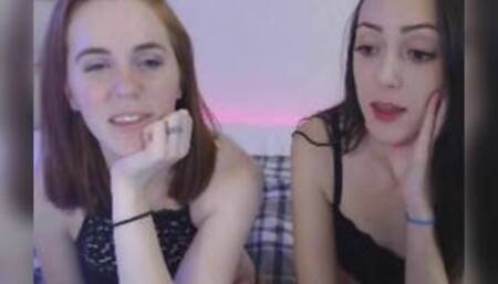 Lesbian Babes Playing And Eating Pussy On Cam