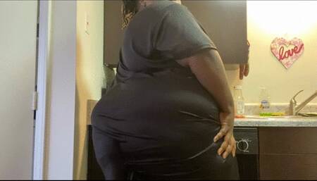 Funky ass night gown farts