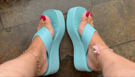 Juliette_RJ on an agressive feet humiliation includes cum countdown! FOR MOBILE DEVICES USERS - POV - HUMILIATION - JOI - FLIP FLOPS WEDGES - CUM LICKING ORDER  - BBW - JULIETTE_RJ - DISCIPLINE - FEMDOM - BDSM - SUBMISSIVE - MERCILESS - FEMALE SUPERIORITY