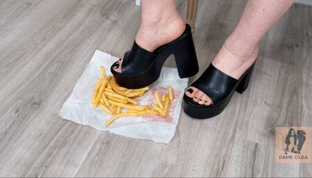 (318) Burger Queen: Fast Food Crush and Shoes Cleaning (4K, MP4)