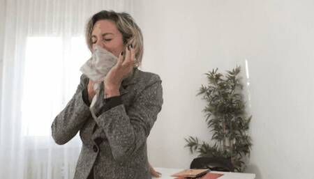 Il tampone no !! - Not the tampon!! ( NOSE BLOWING )