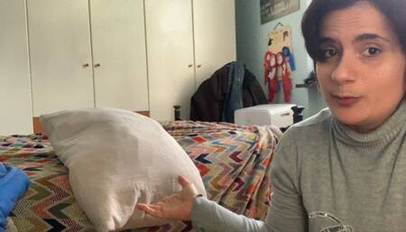 I punish a slave with kicks in the balls