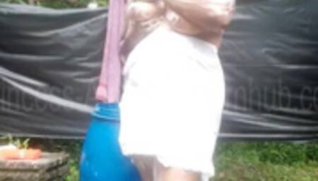 SRI LANKAN BATHING PUBLIC PLACE