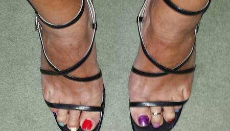 Cum on my feet in heels.