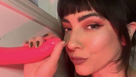 I want to suck your cock