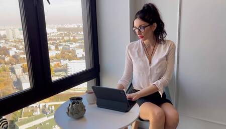 The secretary sucked the waiter