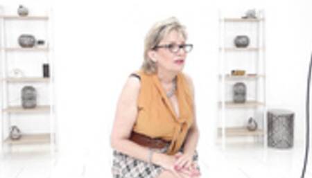 Wild MILF Lady Sonia JOI while masturbating