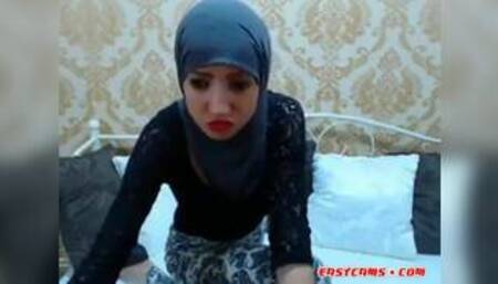 Sexy Paki Slut On Cam!