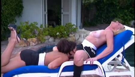 Fingerfucking lesbians lick pussy and put on a show for lucky straight couple