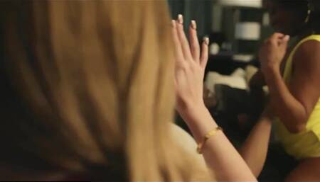 Dylann Vox and Sommer Isabella share the giant black co 2