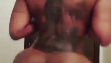ebony chick/w tats & phat ass clap in mirror (2)