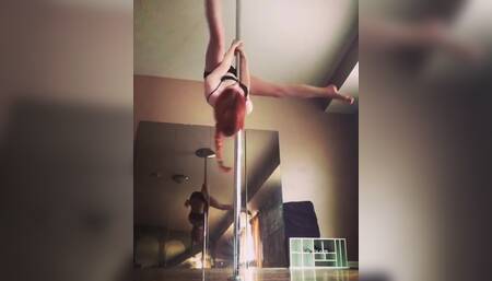 Rowyn Sage tig ole bitties on the pole