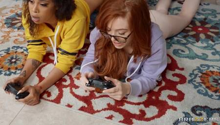Jeni Angel Madi Collins Gamer Girl Threesome Action - B