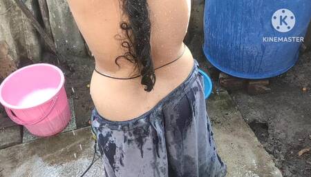 Bhabhi ki hot bathing