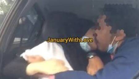 Hijab Abg Di Parkiran Mobil