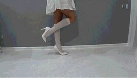 Dipping in white shoes and white socks Rc