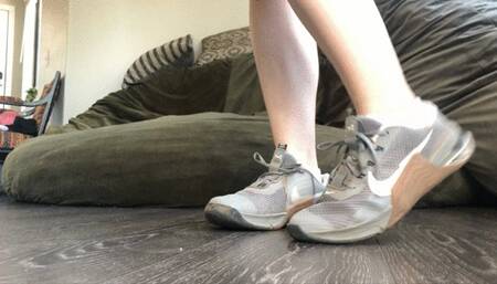 Girlfriend Foot Massage After Gym Roleplay