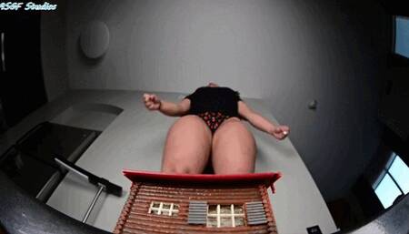 Nixlynka crush's your cabin under foot!! - MOVV