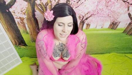 A Pearl Necklace for VDay