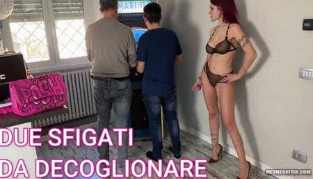 DUE SFIGATI DA DECOGLIONARE - TWO LOSERS MEANT TO BE KICKED IN THEIR BALLS (ITA)