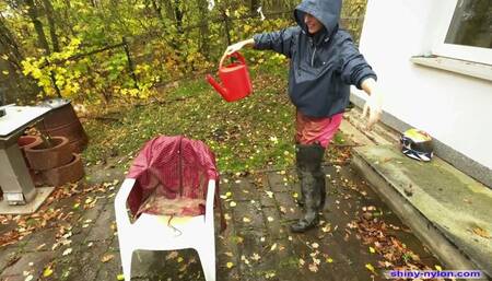 Gardening in a Klepper rain jacket and extra-long rubber boots (part 2) - 113